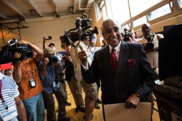 Republicanos se imponen en comicios primarios