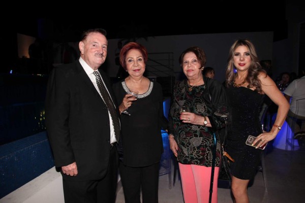 Coctel de inauguración por torre Malibú