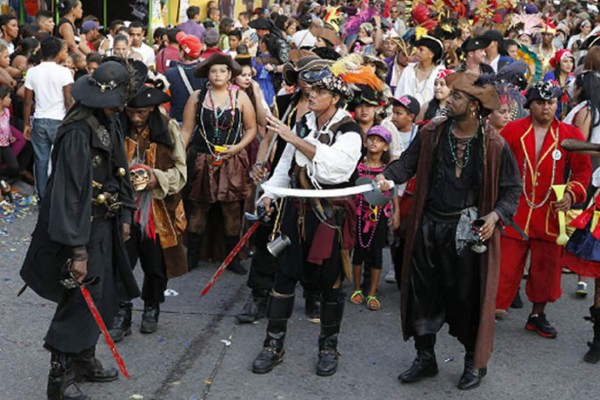 Hondureños celebraron con música y belleza el carnaval de La Ceiba