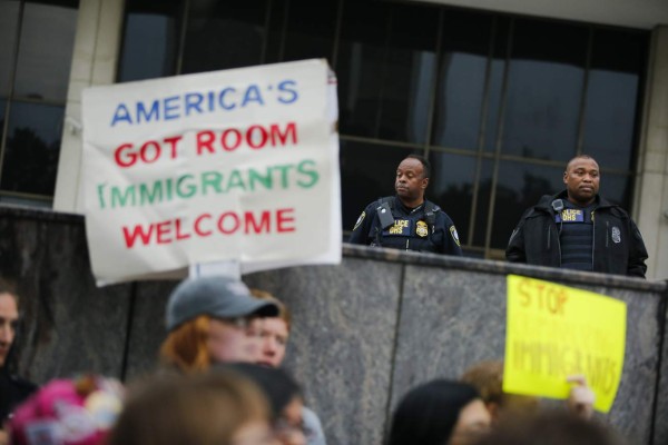 Autoridades de California prometen luchar por su 'dreamers'