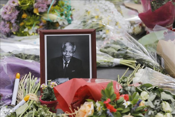 El féretro con los restos de Mandela recorrerá las calles de Pretoria