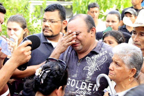Una multitud dio el último adiós a niño asesinado en Ilama