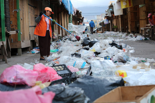 Fiesta de fin de año dejó 100 toneladas de desechos en la capital de Honduras