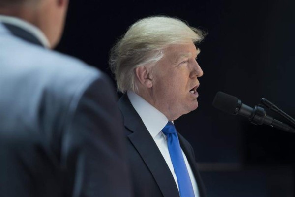 Trump ve 'sorprendente' el resultado de las elecciones en Reino Unido