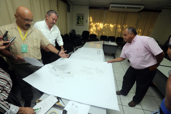 César Ham y sindicalistas se repartieron terrenos