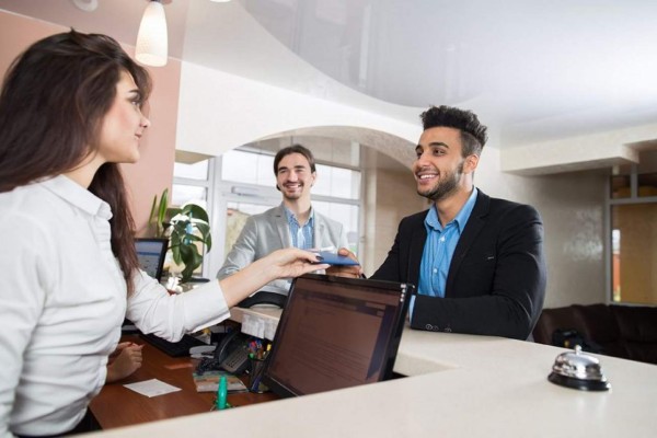 Sáquele provecho a sus tarjetas de crédito y débito este verano