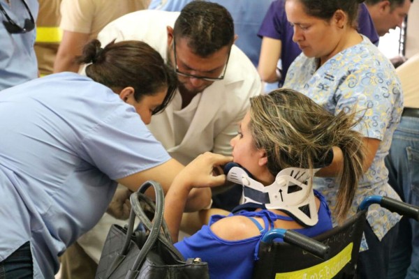 Al menos 14 heridos tras colisión de bus y pick up en Copán
