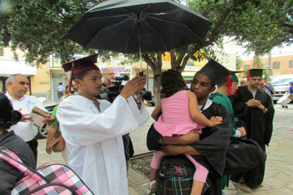 Hondureña recibe un año de asilo tras ser detenida en EUA