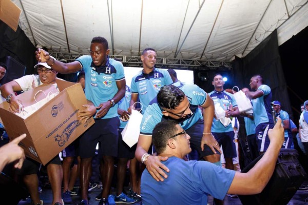 La Selección de Honduras se deja querer por la afición en el H-Fest