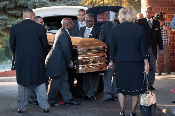 Aretha Franklin recibe homenajes en un grandioso funeral con seis horas de música