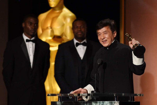Jackie Chan recibe premio Óscar honorífico