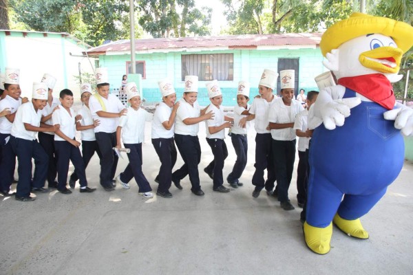 Estudiantes disfrutan nueva aventura con Cargill y LA PRENSA