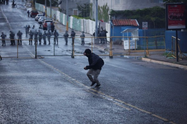 Manifestantes exigen la salida del presidente hondureño