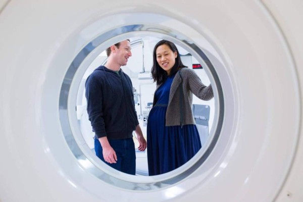 Mark Zuckerberg se tomará dos meses de baja por paternidad en Facebook