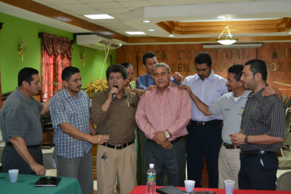 Oran por la paz y cese de la violencia en Choloma