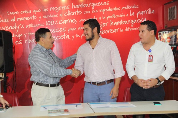 Ventas de menús serán para construir viviendas