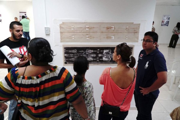 Miles de sampedranos verán réplica de la Sábana Santa