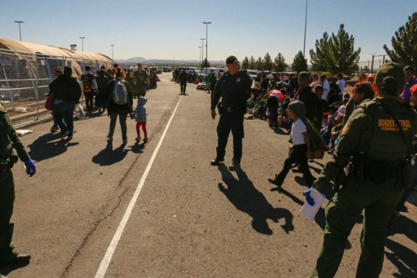 Trump anuncia aranceles a México por inmigración ilegal