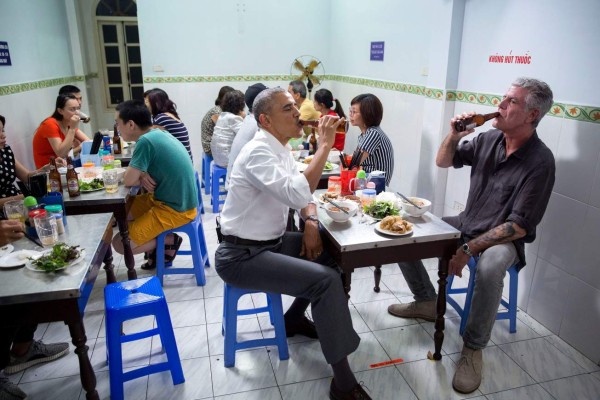 Obama dedica conmovedoras palabras a Anthony Bourdain