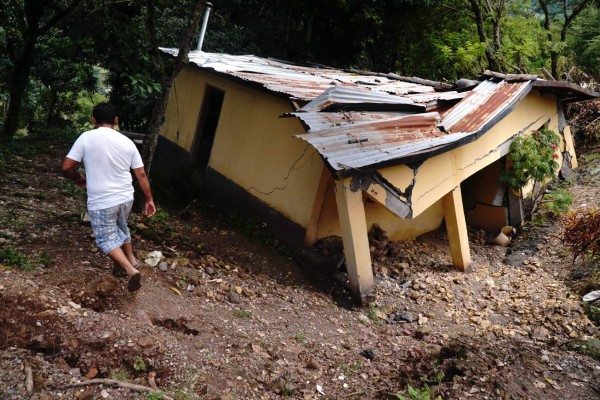 Intermitente paso de vehículos a aduanas de occidente