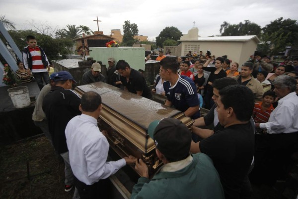 Don Orlando partió feliz por haber terminado la catedral