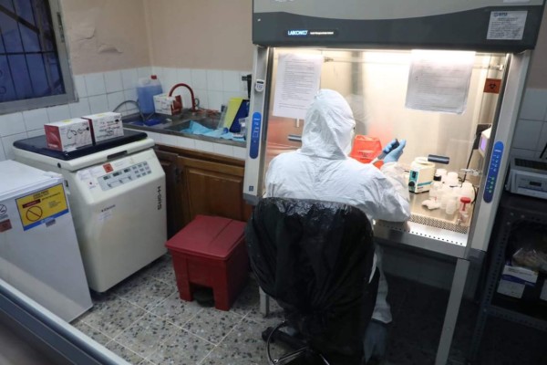 400 pruebas diarias de PCR esperan analizar en los próximos 10 días