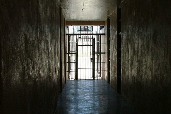 Más de 90 presos huyen por un túnel de una cárcel brasileña