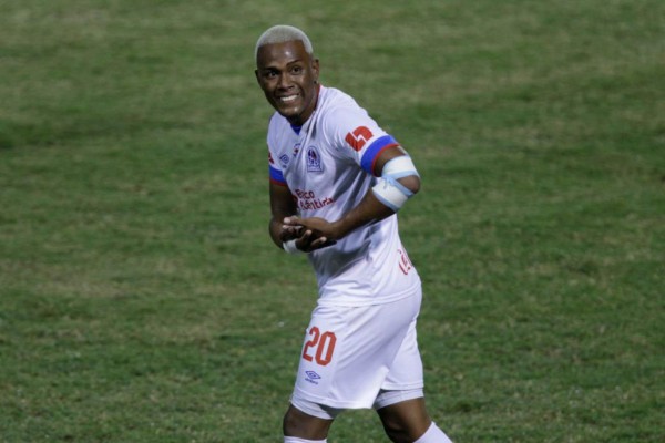 Deybi Flores deja al Olimpia y se convierte en nuevo legionario hondureño