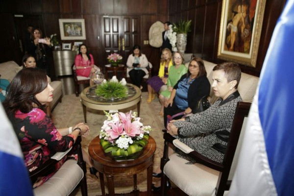 Honduras replicará programa social de El Salvador