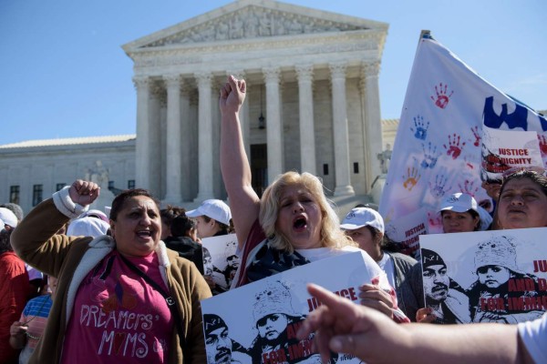 Corte Suprema debatirá futuro de inmigrantes