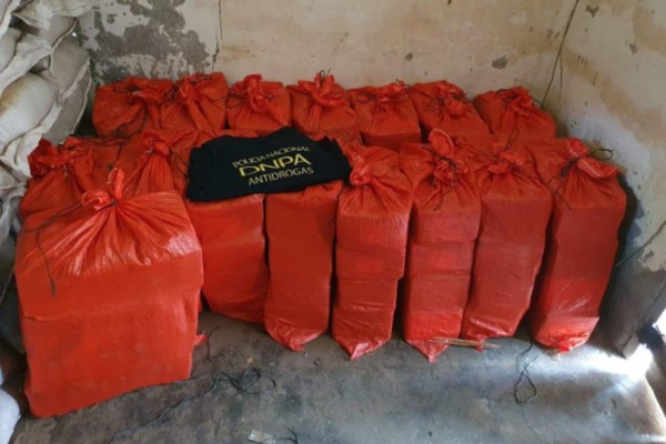930 kilos de cocaína habían en camión y casa allanada en Tocoa y Olanchito