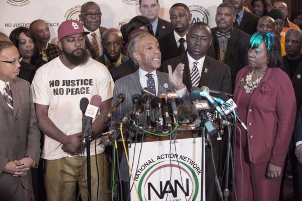 Familia de Michael Brown califica de 'injusta' decisión del gran jurado