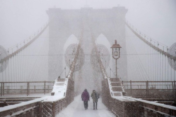 En fotos: La fuerte nevada que paraliza el noroeste de EUA