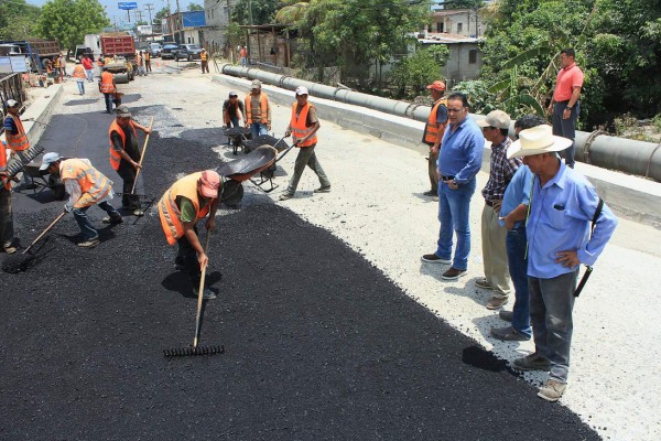 Reparan puente de salida vieja a La Lima en San Pedro Sula