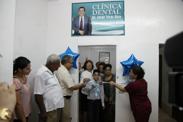 Iglesia abre clínica odontológica para los pobres en La Ceiba
