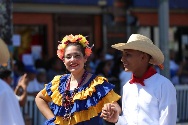 Hondureños en Los Ángeles festejan su Independencia