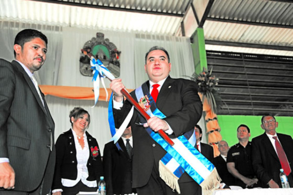 Transparencia y ahorro ofrecen nuevos alcaldes