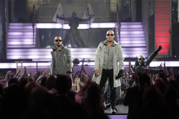 Aventura destrona con 9 premios a Tito El bambino