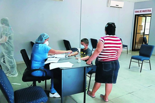 Niños y jóvenes, los más afectados por la variante delta