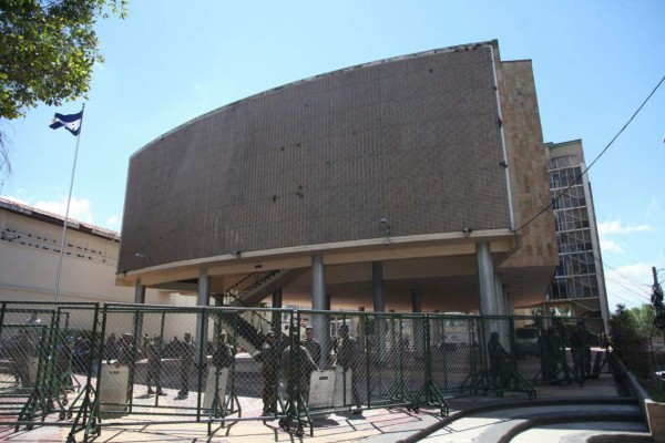 ¿Qué partido debe ceder para que elijan los 7 magistrados?