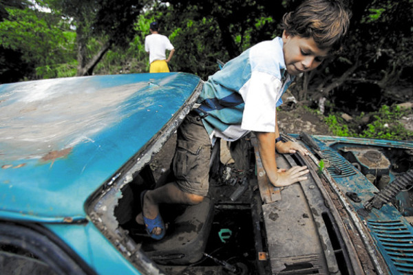 Más pobres en el país más feliz del mundo