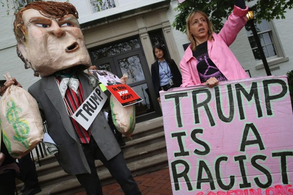 Entre protestas, Trump busca la unidad republicana