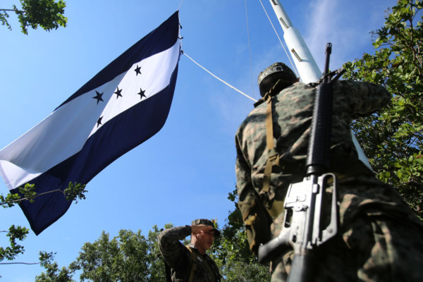 Honduras repatria a periodistas retenidos en la isla Conejo