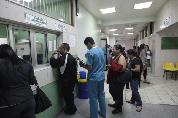 Nombran comisión multipartidaria para conocer cómo va caso del IHSS