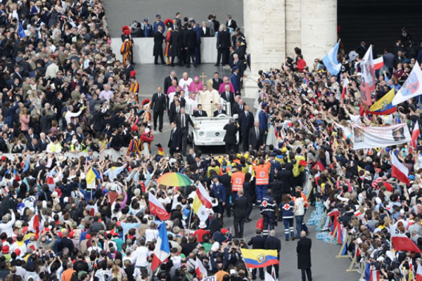 Benedicto XVI nombra beato a Juan Pablo II