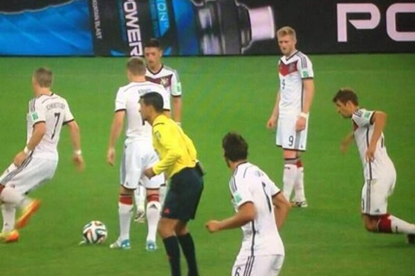 Los mejores memes de la caída de Thomas Müller