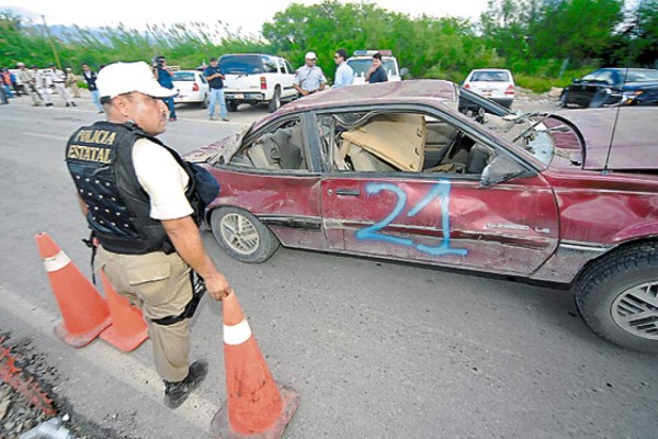 Camión con explosivos deja unos 34 muertos