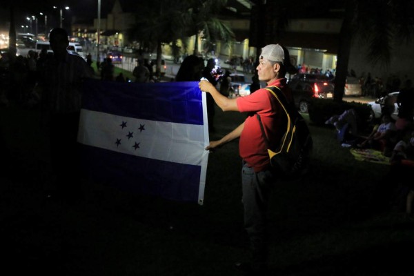 Nueva caravana de migrantes sale de San Pedro Sula hacia la frontera con EEUU