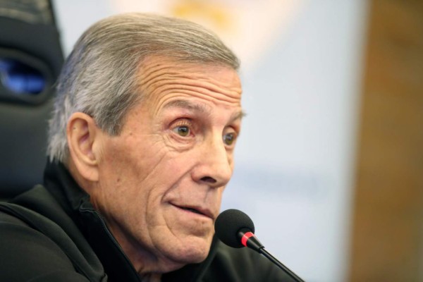 Más de 10,000 personas piden que se dedique a Tabárez una escuela pública  