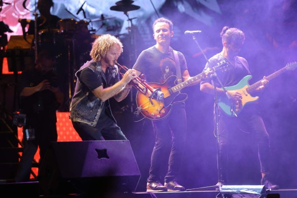 Fonseca acelera corazones en el Festival Folklórico Internacional